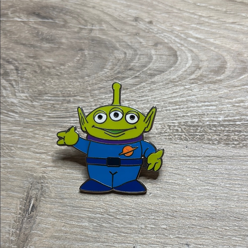 Disney Toy Story Alien trading pin - Green and Blue